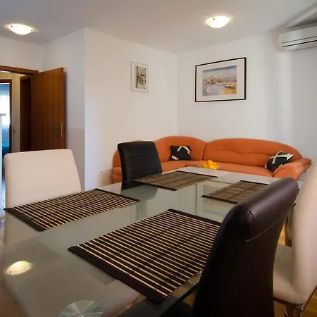 And Misic Apartment