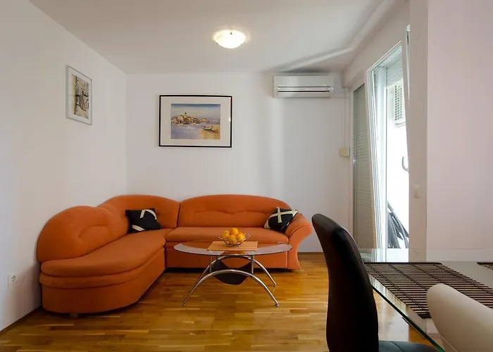 アパート And Misic *