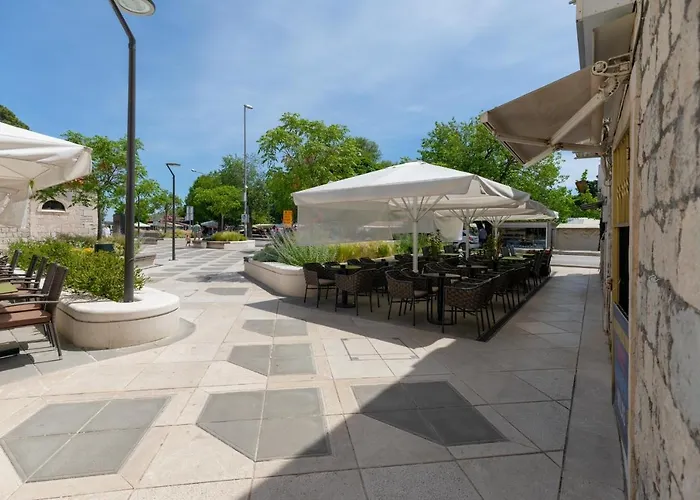 And Misic アパート