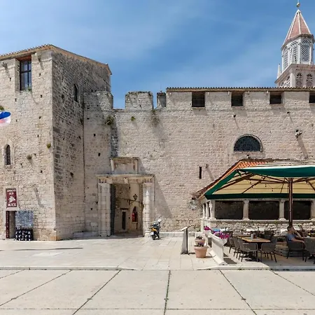 And Misic Trogir